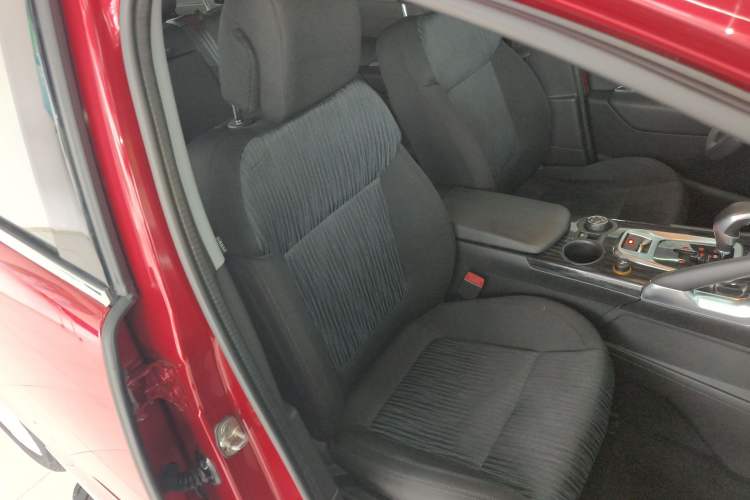 Used Peugeot 3008 2015 1.6THP Automatic Classic Edition Right Front Seat