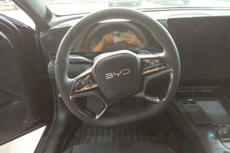 Used BYD Seal 2025 600 All-Wheel Drive Intelligent Driving Version Steering Wheel