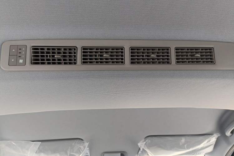 Used Wuling Hongguang New Energy 2024 All-Electric Model 300KM Standard Version Headliner