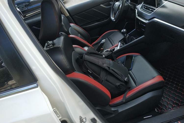 Used Venucia T60 2020 1.6L Manual Smart Vision Version China VI Standard
