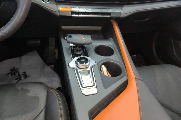 Used CHANGAN UNI-V 2022 1.5T Prestige Version Gear Lever