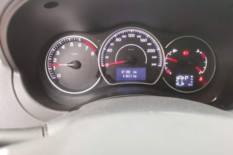 Used Renault Koleos 2014 Revised Version 2.0L Two-Wheel Drive Fashion Edition Odometer Close Up