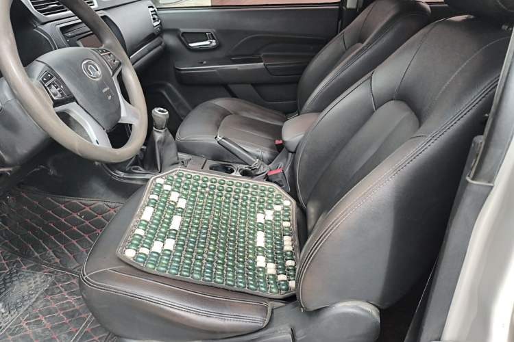 Used Great Wall Wingle 5 2017 2.4L European Version Gasoline Two-Wheel Drive Entry-Level Big Double Cab 4G69S4N Left Front Seat