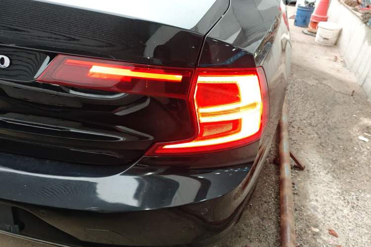 Used Volvo S90 2018 T4 Zhiyuan Edition
