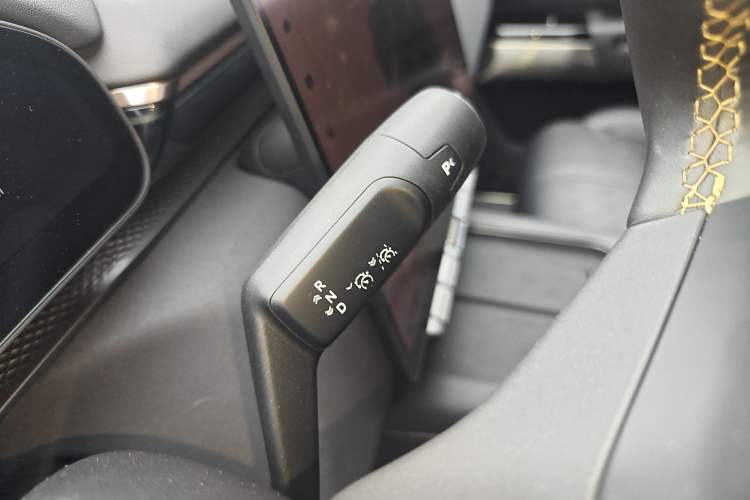 Used Zeekr 7X 2025 100 kWh Long-Range Rear-Wheel Drive with Intelligent Driving Features