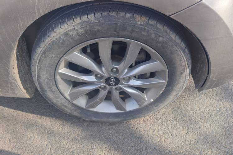 Used Hyundai Elantra (5th Generation / Langdong) 2015 1.6L Manual Leading Model
