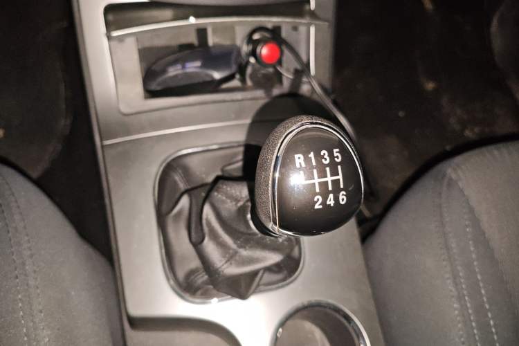 Used JAC Group T6 2020 2.0T Diesel Two-Wheel-Drive Elite Version Long Wheelbase China VI Emission Standard HFC4DB2-2E