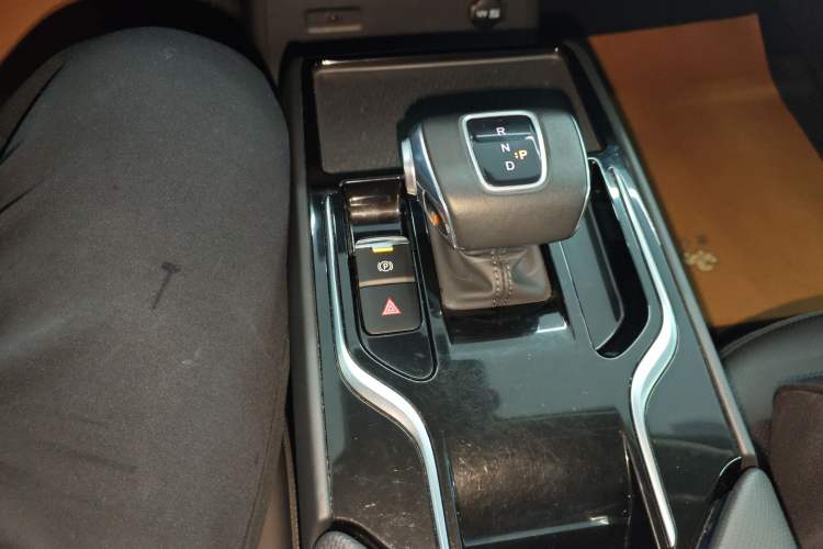 Used Hongqi E-QM5 2021 Online Booking Charging Basic Edition 5 Seats