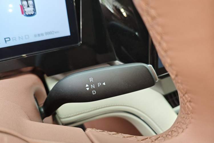 Used BYD Xia 2025 DM-i 1.5T 180km Excellence Model Gear Lever