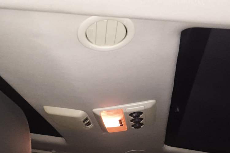 Used Land Rover Discovery 2015 3.0 SC V6 HSE Headliner