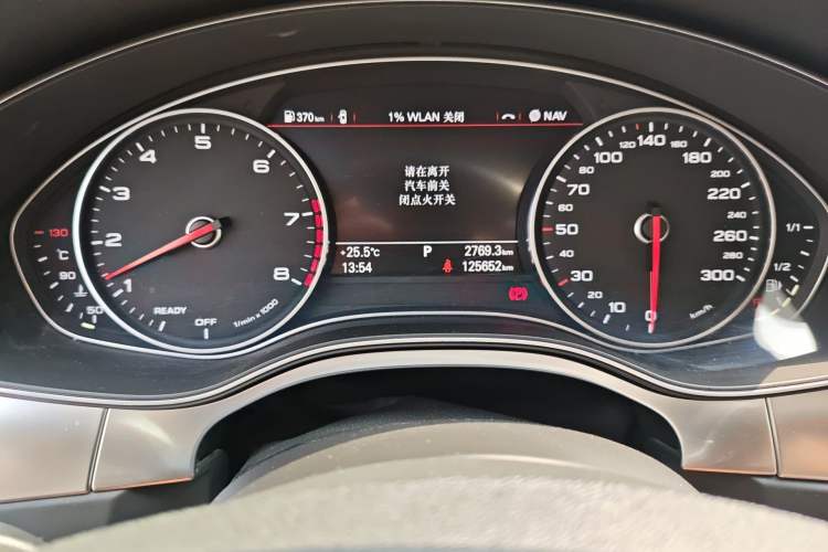 Used Audi A6L 2018 30th Anniversary Edition 35 TFSI Fashion Model Odometer Close Up