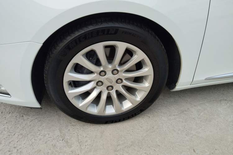 Used Cadillac XTS 2018 28T Luxury Edition Left Front Wheel Hub