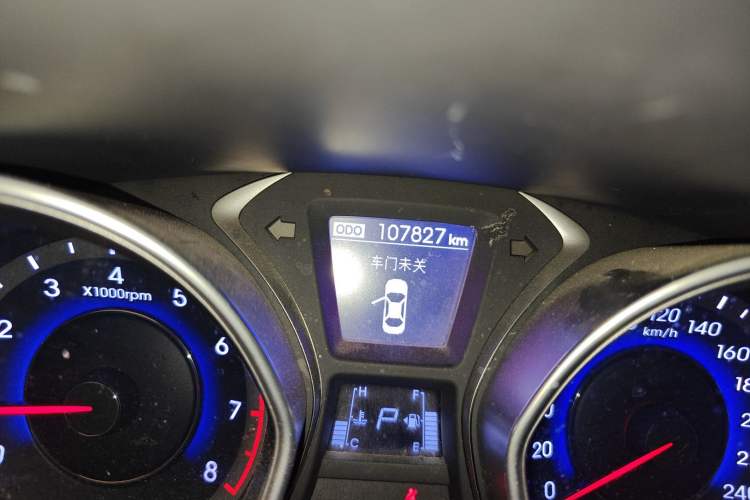 Used Hyundai Elantra (5th Generation / Langdong) 2015 1.6L Automatic Leading Model Odometer Close Up