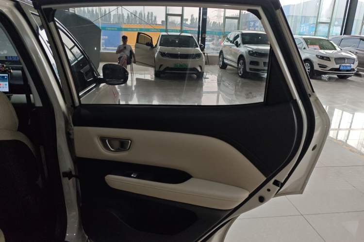 Used Wuling Bingo PLUS 2024 330 km Range Five-Seater Version