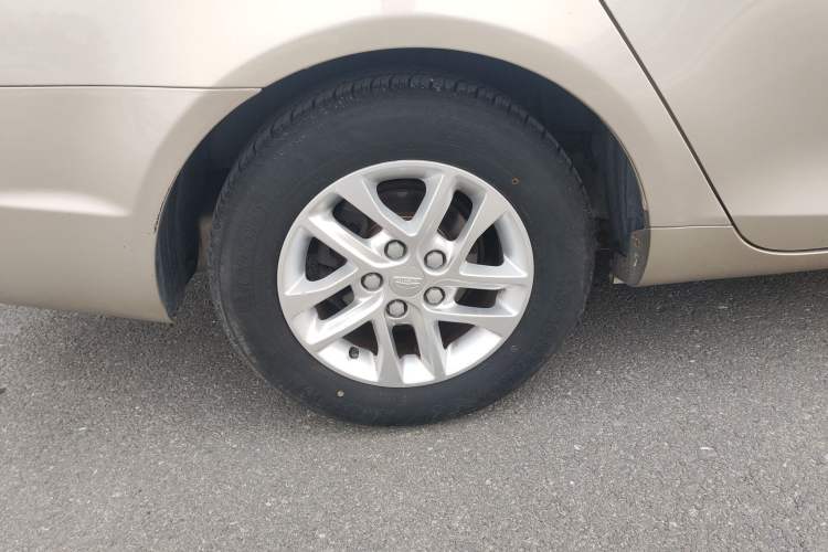 Used Geely Auto Emgrand 2017 Sedan Million Edition 1.5L Manual Luxury Model Right Rear Wheel Hub