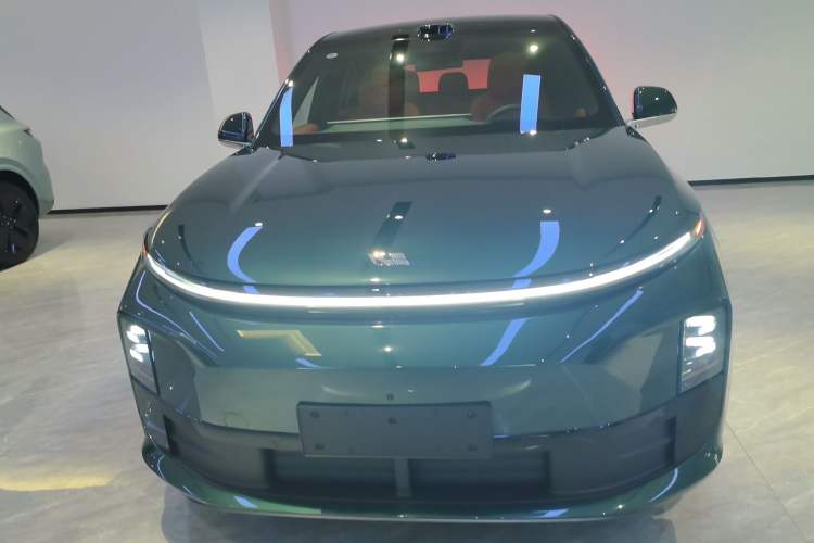 Used Li Auto L6 2025 Pro Smart Refresh Edition Front