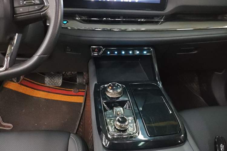 Used Ford Equator Sport 2023 EcoBoost 170 Elite Model Gear Lever