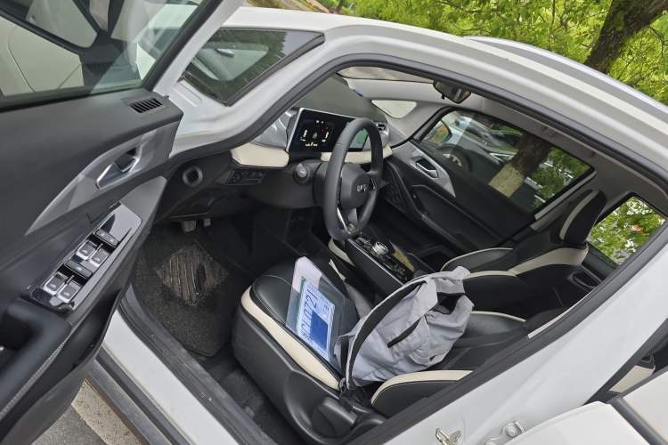 Used Geometry E Firefly 2023 320KM Cute & Handsome Tiger 5 Seats Driver Seat