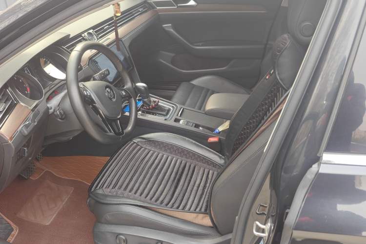 Used Volkswagen Magotan 2019 330TSI DSG Leading Edition China V Standard
