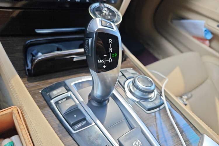 Used BMW 7 Series 2011 730Li Elegant Model Gear Lever