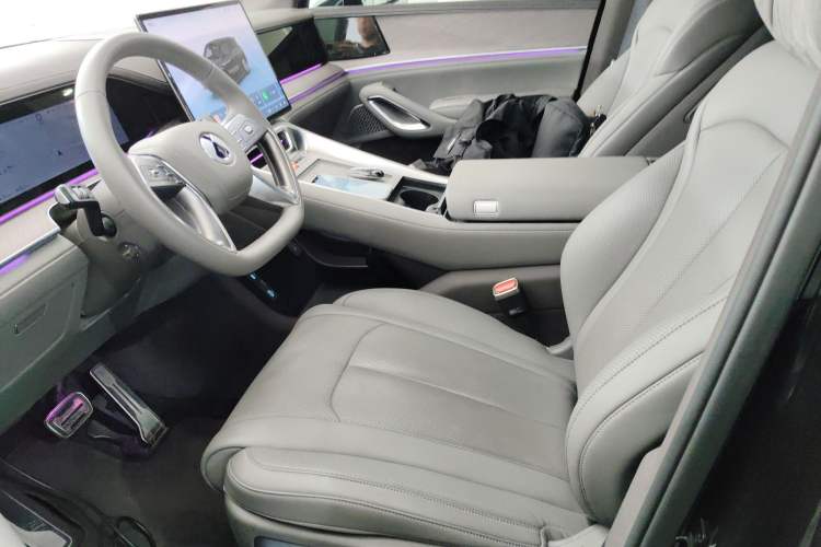 Used Denza N9 2025 Flagship Model
