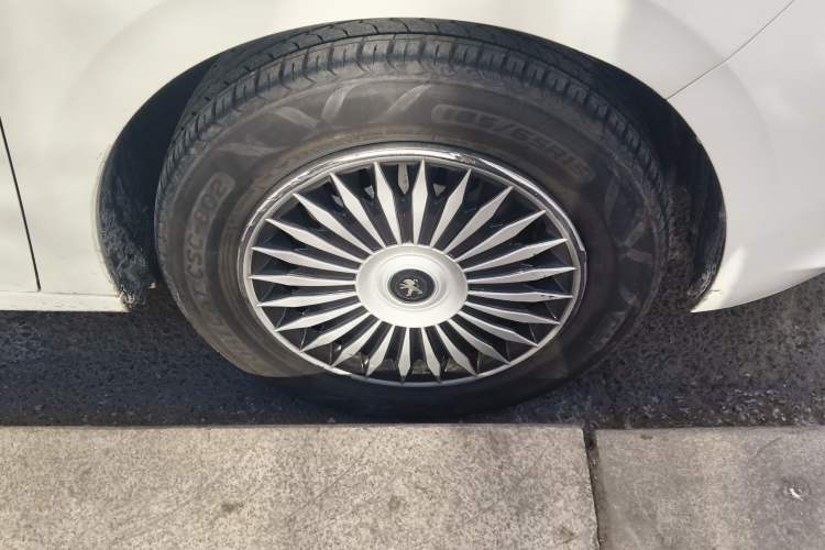 Used Peugeot 301 2016 1.6L Manual Comfort Edition Right Front Wheel Hub