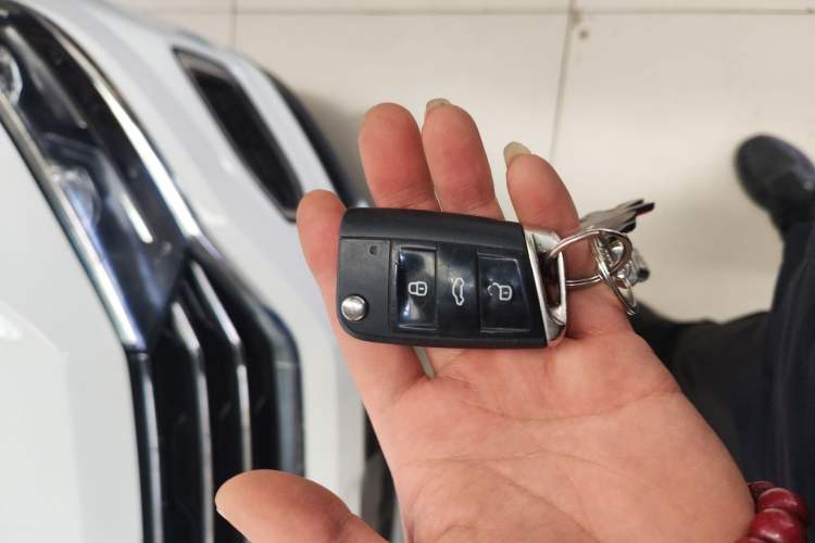 Used Volkswagen T-ROC 2020 230TSI DSG Two-Wheel Drive Advanced Version Interior 1