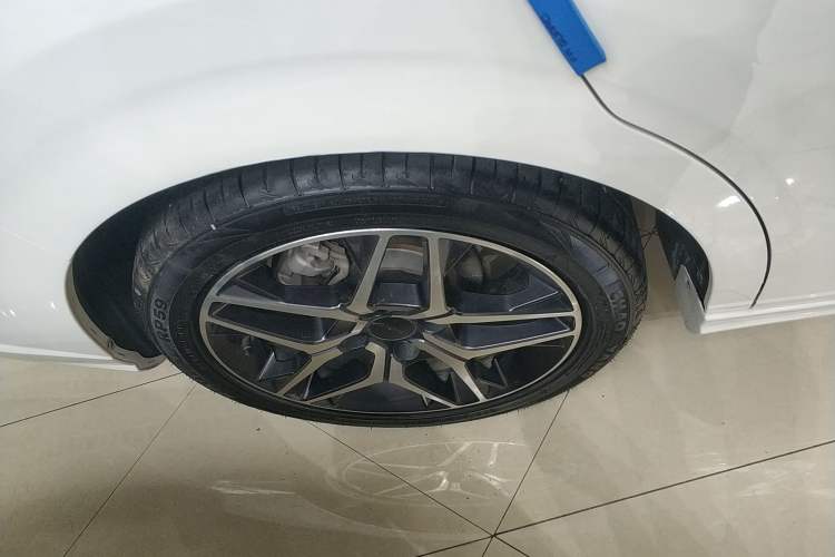 Used Dongfeng Aeolus Yixuan 2021 230T Automatic Chasing Shadow Edition
