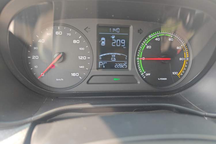 Used Roewe Clever 2021 302 km New Four-Seater Super-Efficient Version
