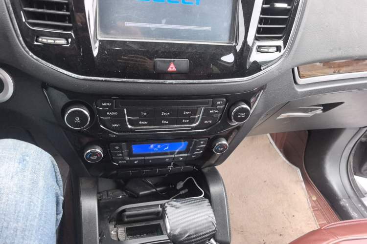 Used Geely Auto GX7 2015 Sports Edition 2.0L Automatic Prestige Model
