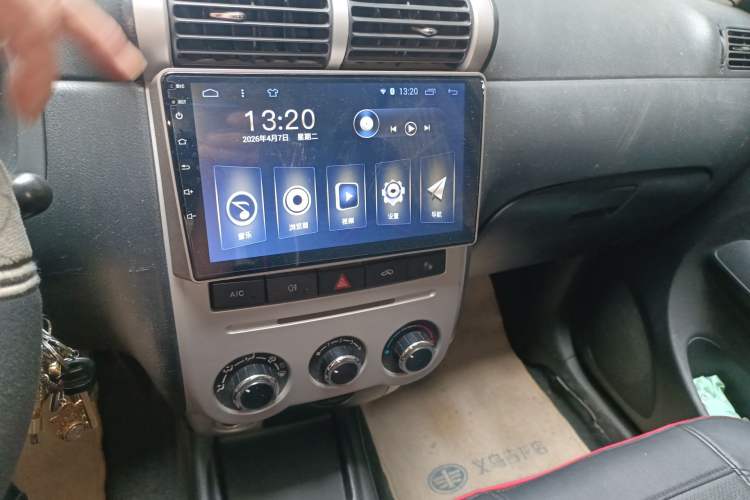 Used FAW Senya S80 2011 1.5L Manual 7-Seater Comfort Edition Audio And AC Panel