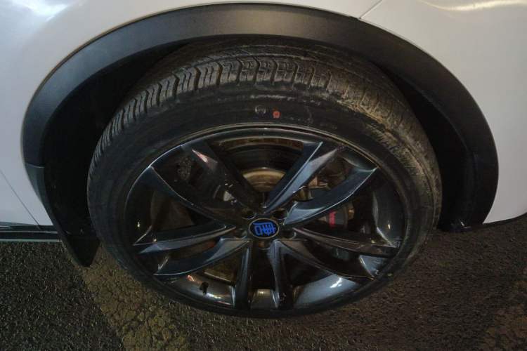 Used BYD Tang New Energy 2018 DM 2.0T All-Wheel Drive Smart Connect Genesis Edition 7 Seats China V Emission Standard