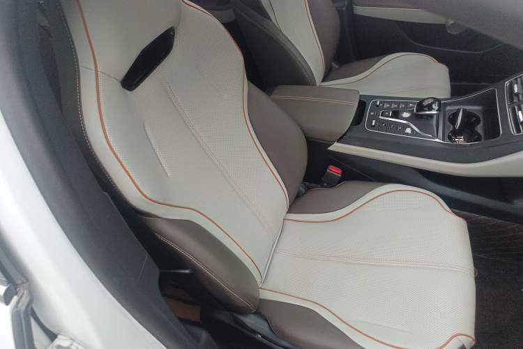 Used BYD Qin PLUS 2023 Champion Edition DM-i 120KM Excellence Model
