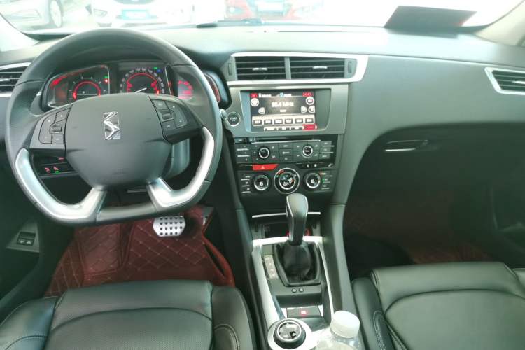 Used DS 6 2014 1.6T Luxury Edition THP200