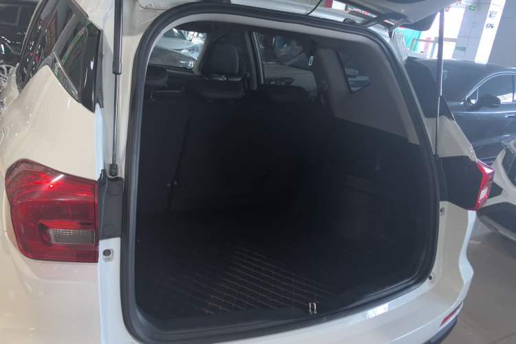 Used Haval M6 2019 1.5T DCT Two-Wheel Drive Elite Version China VI Standard Trunk