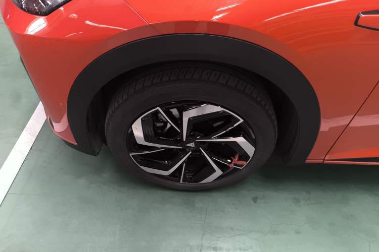 Used Deepal S07 2024 215Max Qiankun Intelligent Driving ADS SE Range-Extended Version Exterior 4