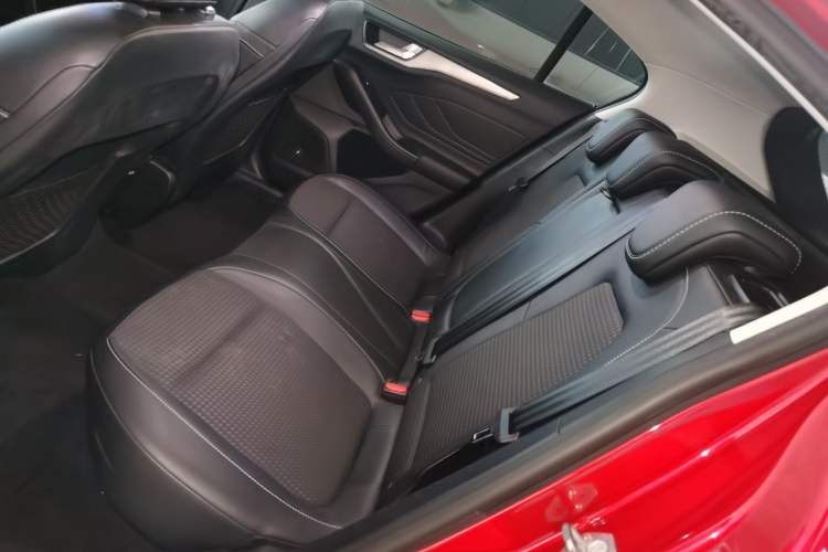 Used Ford Focus 2019 Hatchback EcoBoost 180 Automatic Trendy Model