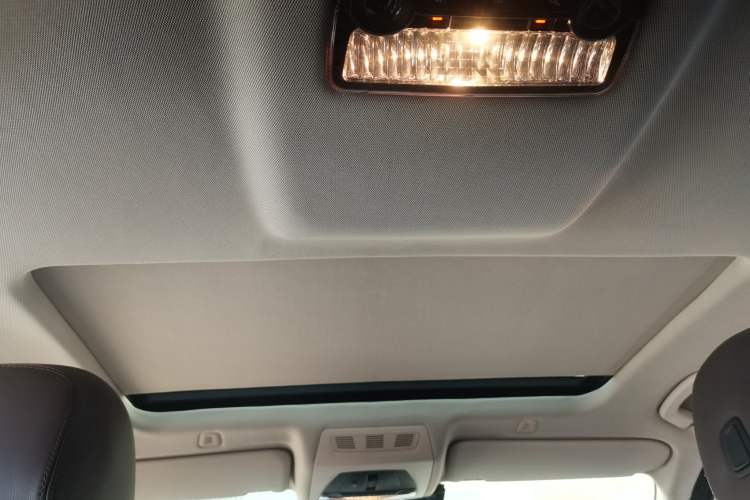 Used BMW 5 Series 2014 525Li Luxury Design Package
