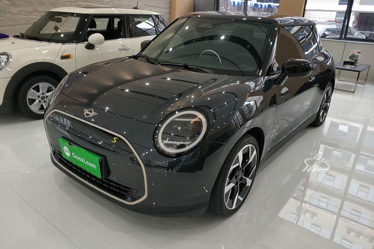 Used MINI Electric COOPER 2024 452km COOPER SE Artist