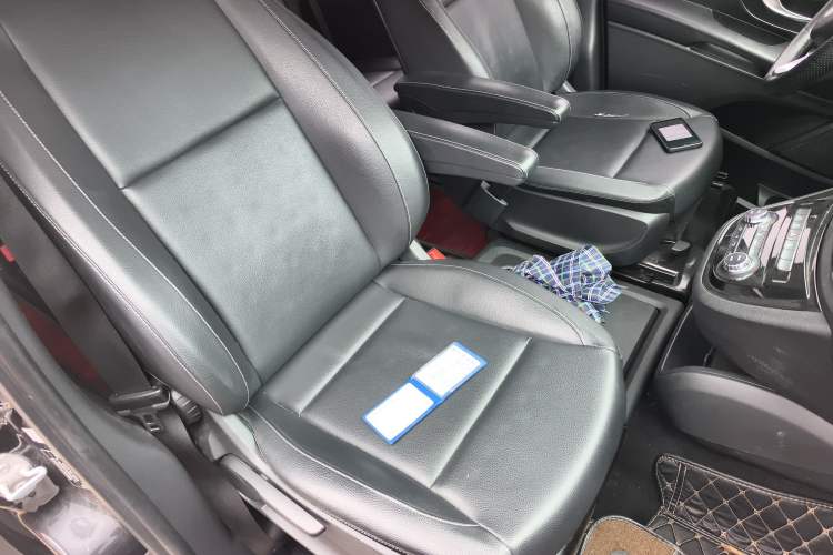 Used Mercedes-Benz Vito 2016 2.0T Business Edition Right Front Seat