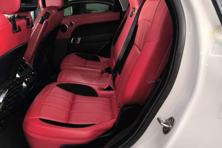 Used Land Rover Range Rover Sport 2022 3.0 L6 YAO Black Edition
