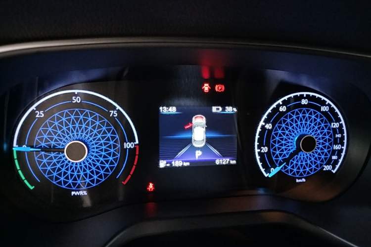 Used Hongqi E-QM5 2022 431 km Charge & Enjoy Edition