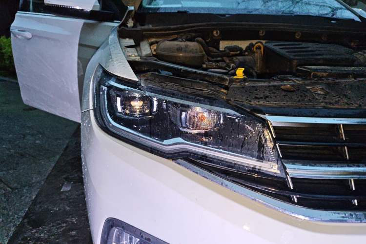 Used Volkswagen Bora 2020 1.5L Automatic Comfort Model Right Front Headlight