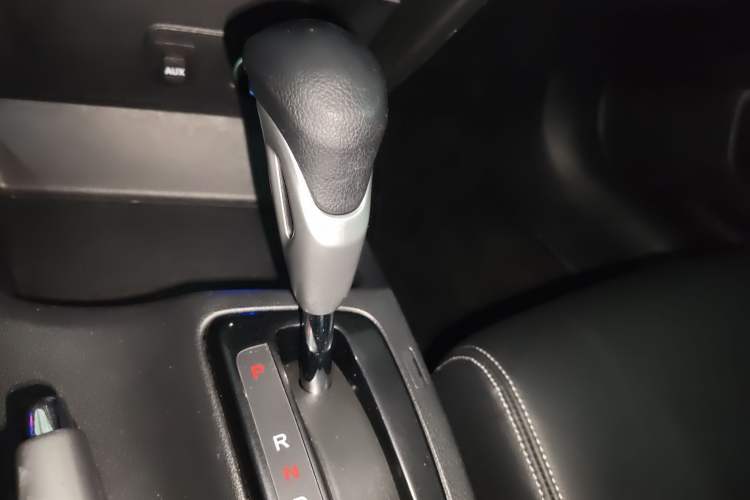 Used Honda Civic 2013 10th Anniversary 1.8L Automatic Luxury Edition Gear Lever
