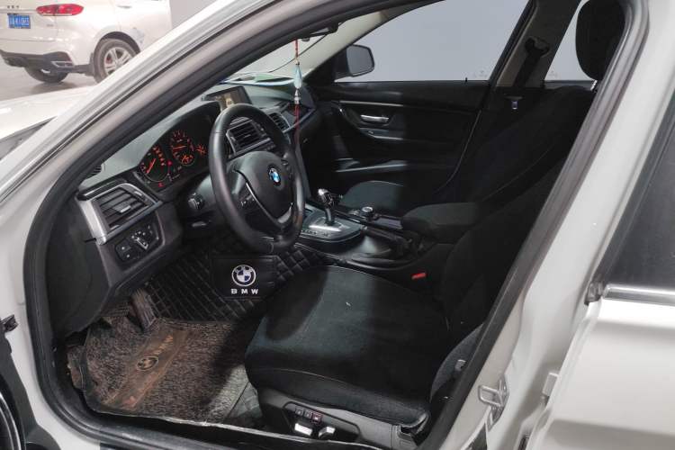 Used BMW 3 Series 2016 316Li Fashion Model
