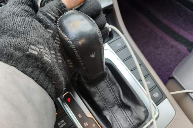 Used Volkswagen Magotan 2012 1.8TSI Prestige Model Gear Lever