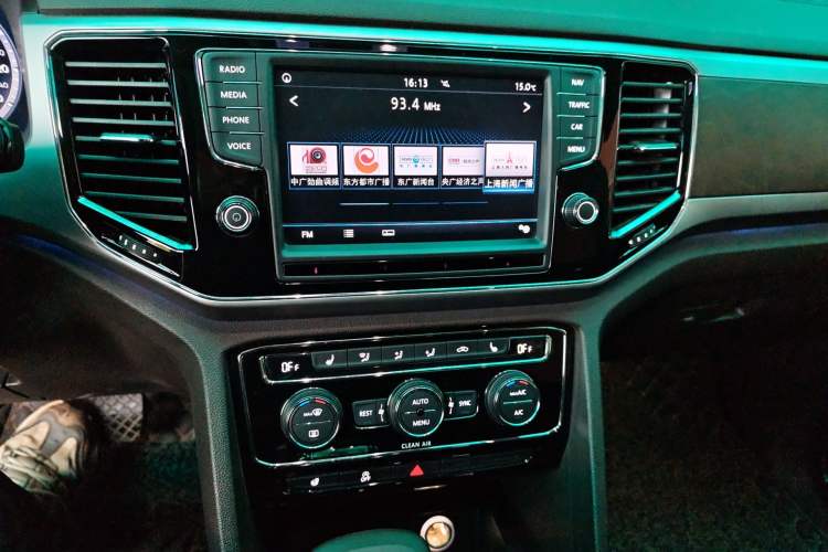 Used Volkswagen Teramont 2017 330TSI Two-Wheel-Drive Flagship Edition Audio And AC Panel