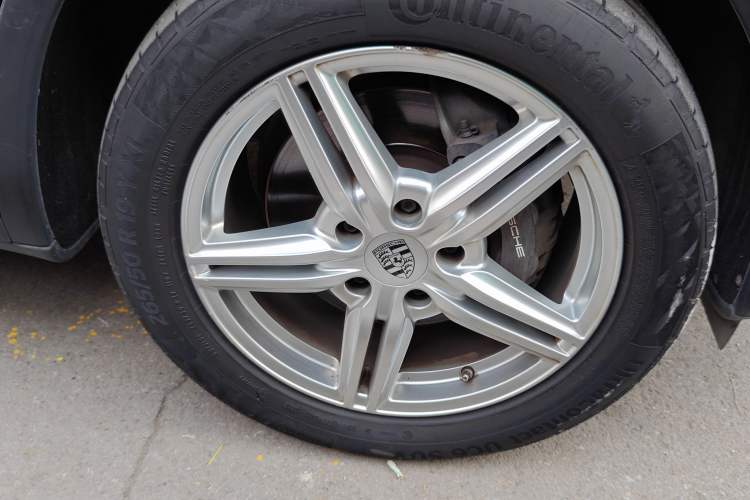 Used Porsche Cayenne 2015 3.6L automatic transmission U.S. specification
