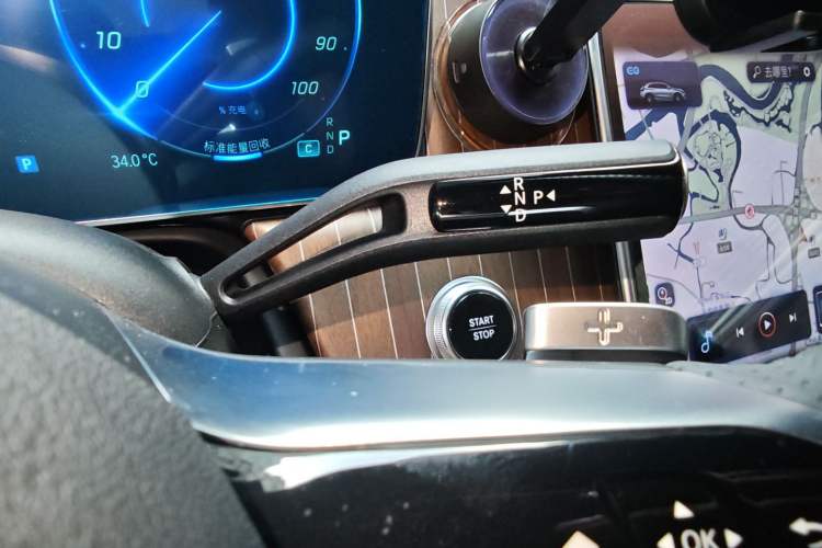 Used Mercedes-Benz EQE SUV 2023 350 4MATIC Pioneer Edition Gear Lever