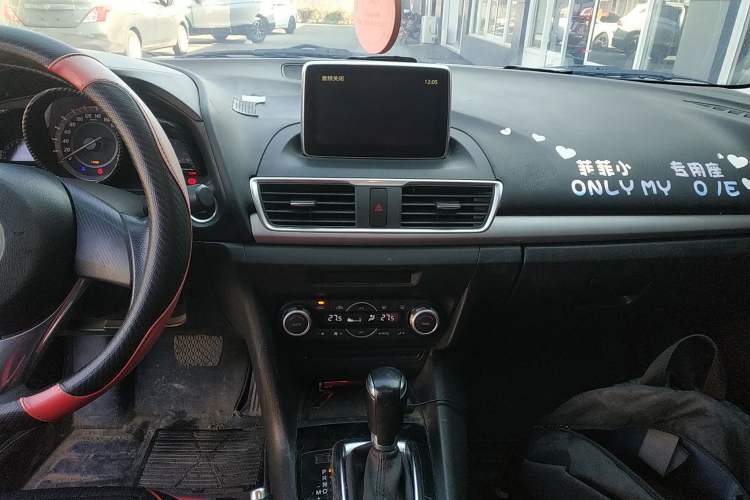 Used Mazda Mazda 3 Axela 2014 Sedan 1.5L Automatic Luxury Model
